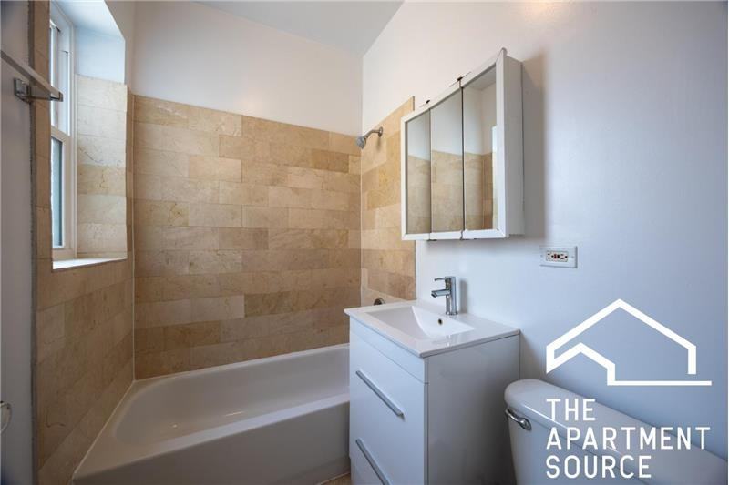 3533 W Fullerton Ave #2F - Photo 5 of 12