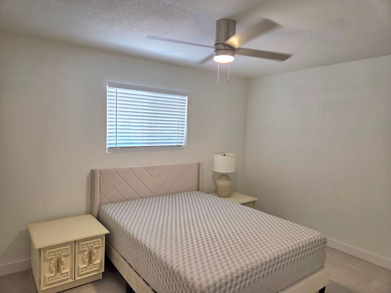 7814 E Heatherbrae Ave #B - Photo 4 of 10
