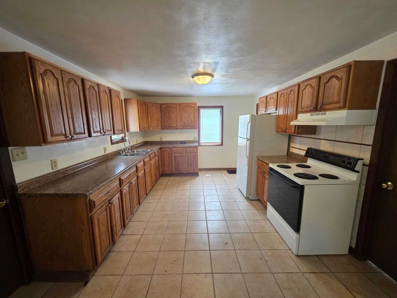 616 N State St - Photo 2 of 12