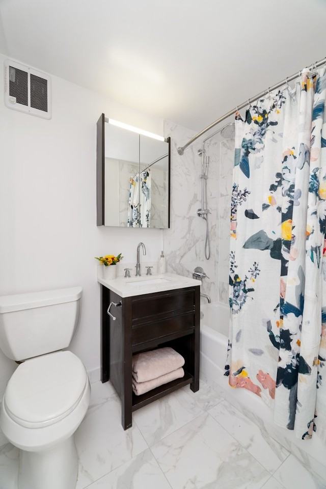 100 Jane St - Photo 4 of 7