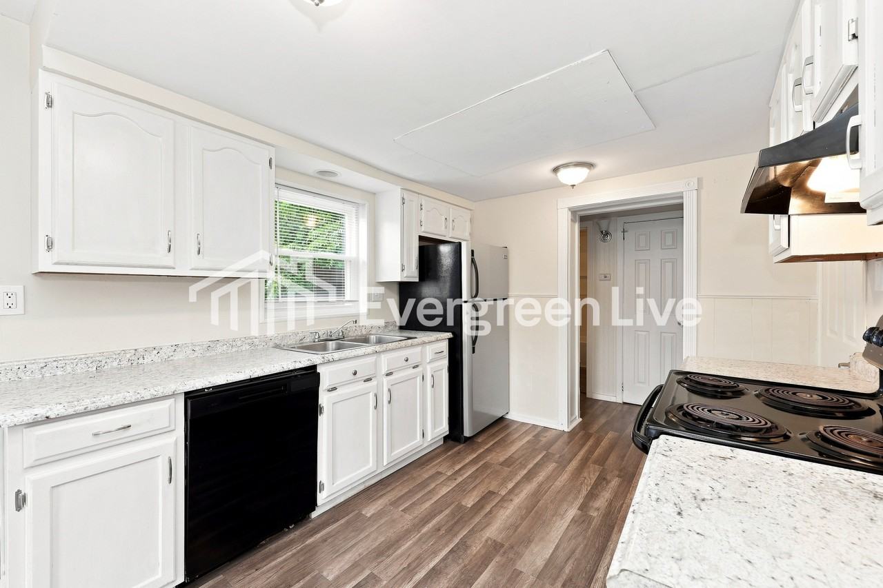 13 Pinehill Dr - Photo 3 of 15