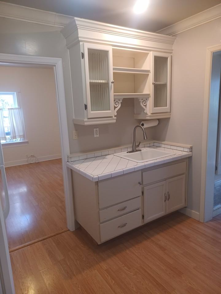 924 Virginia Street - Photo 3 of 11