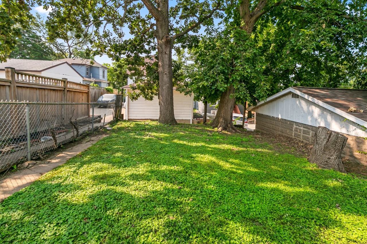 337 Sherman Ave - Photo 6 of 33