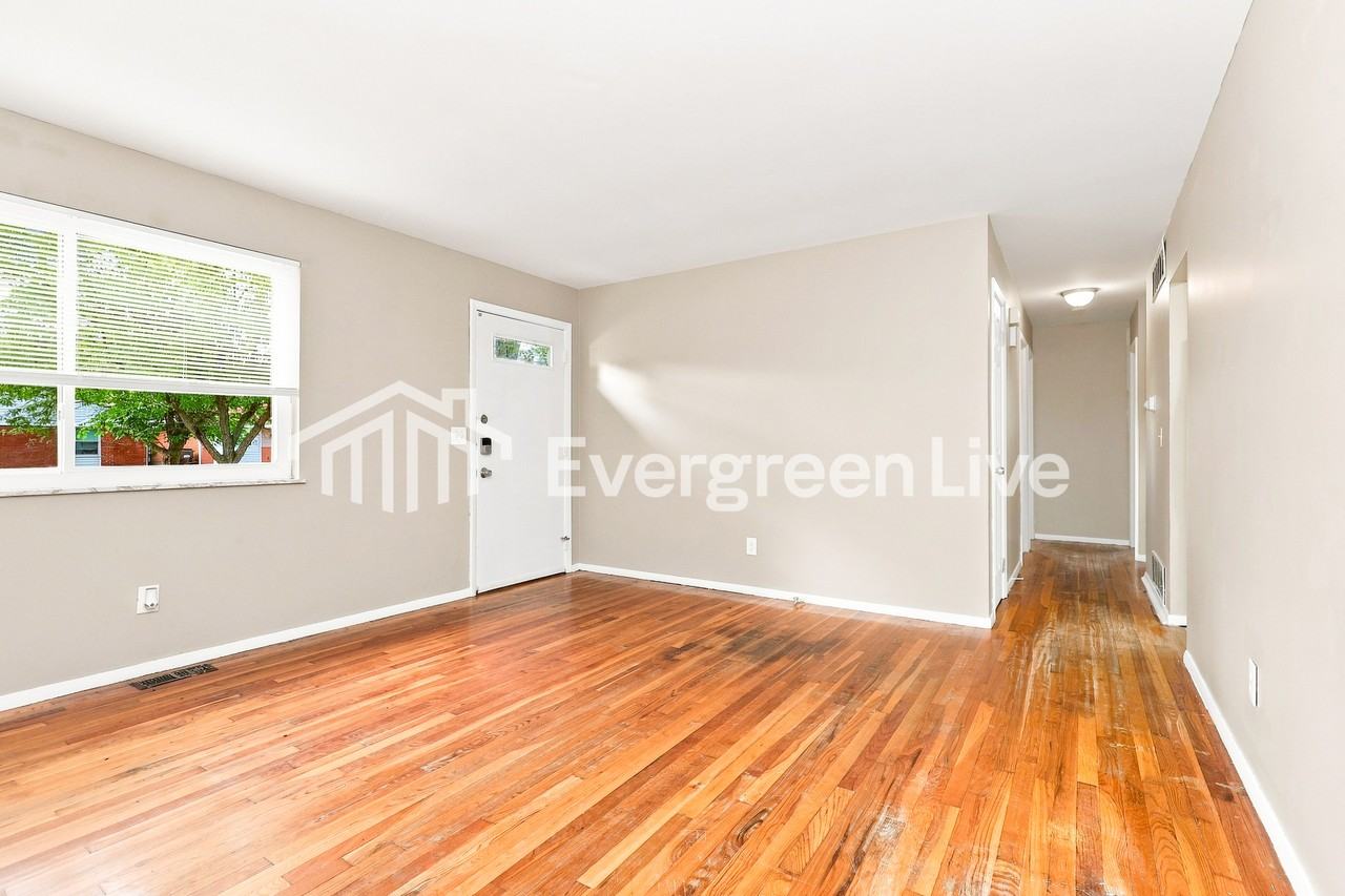1013 Harkin Dr - Photo 7 of 15