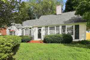 featured image of 1218 Fillman Dr