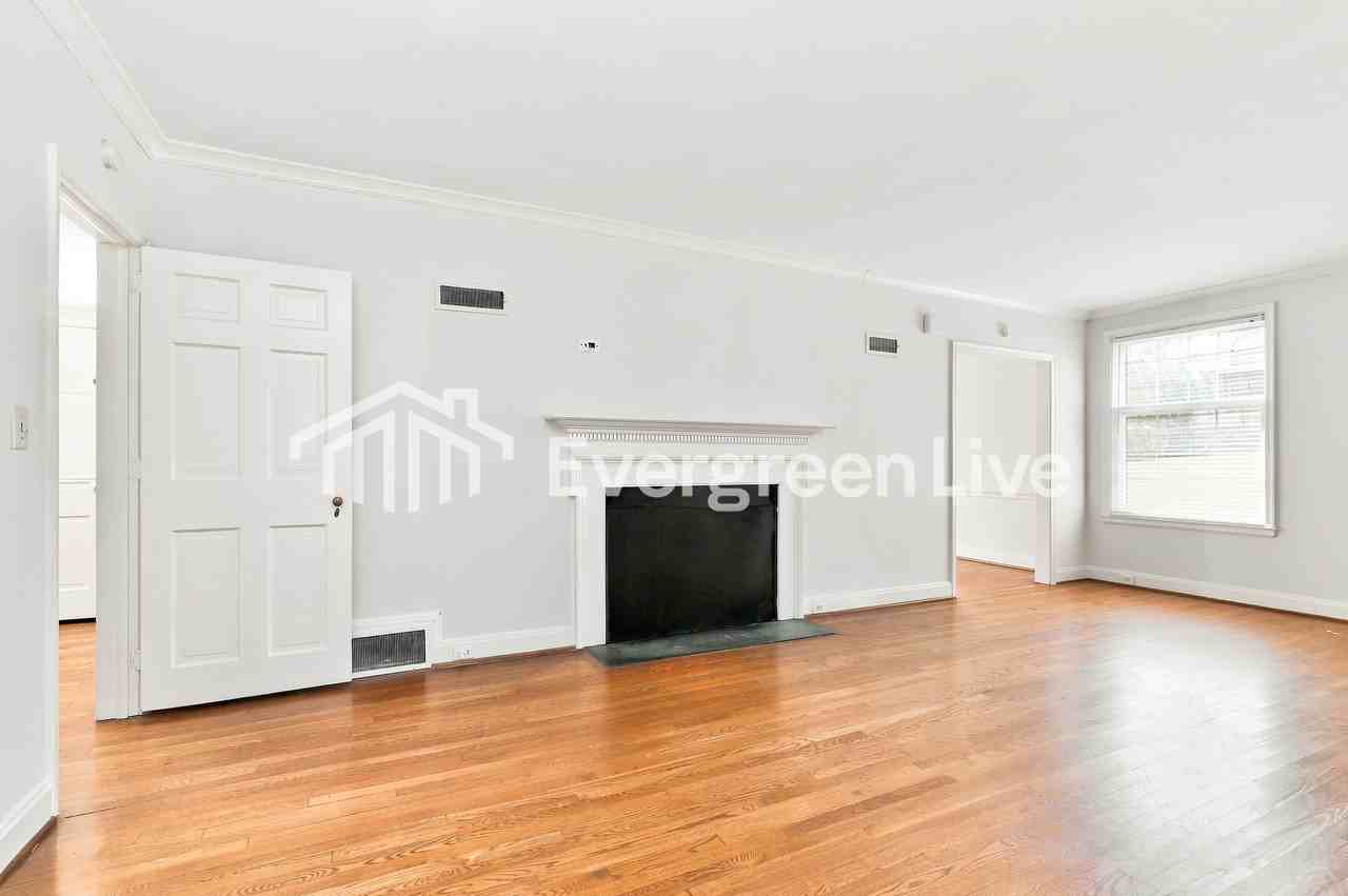 1218 Fillman Dr - Photo 4 of 10