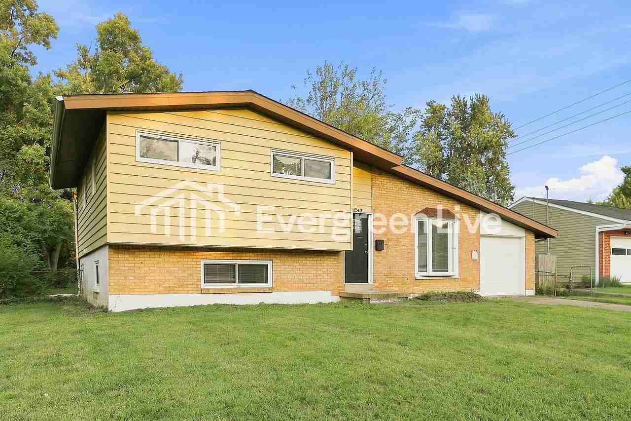 11540 Fitchburg Ln - Photo 2 of 15