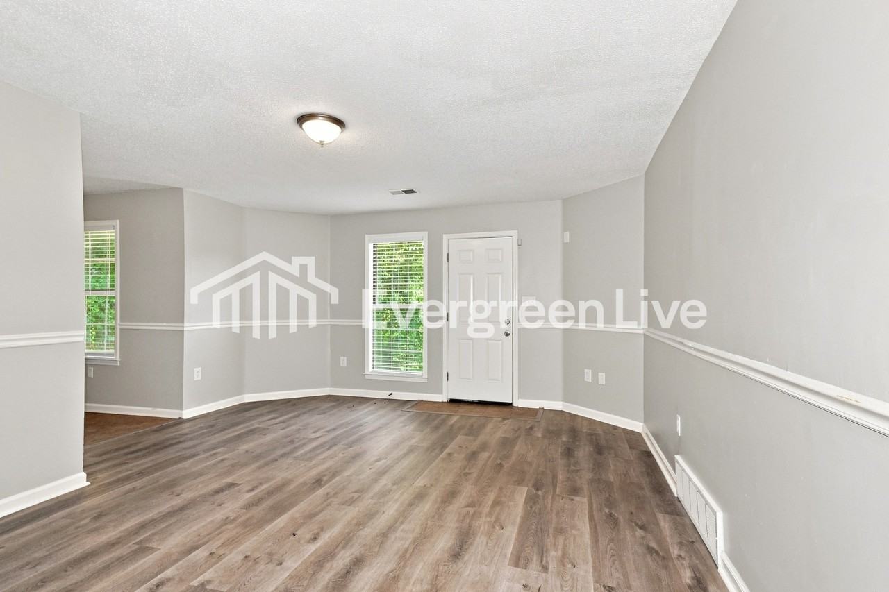 4374 Oak Royal Dr - Photo 4 of 15