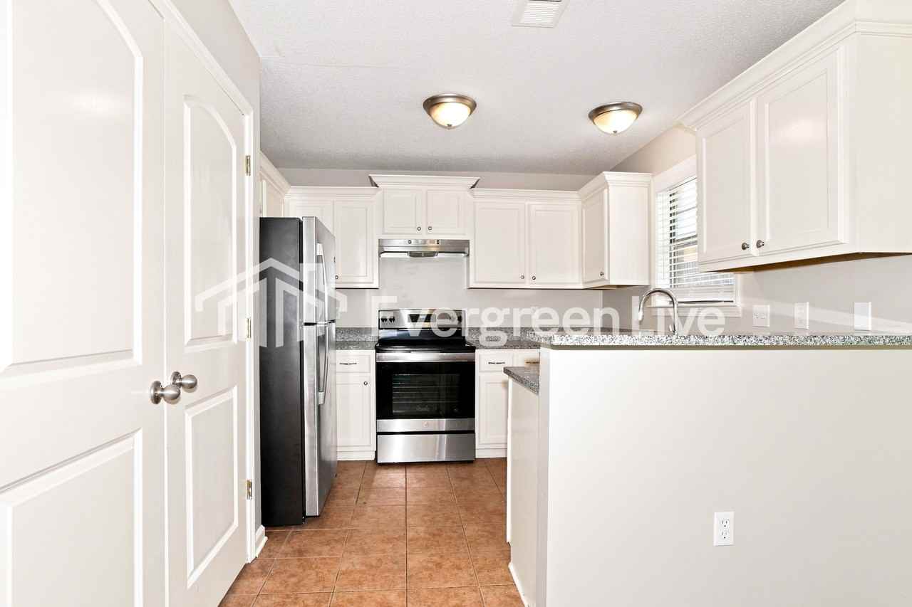 4374 Oak Royal Dr - Photo 7 of 15