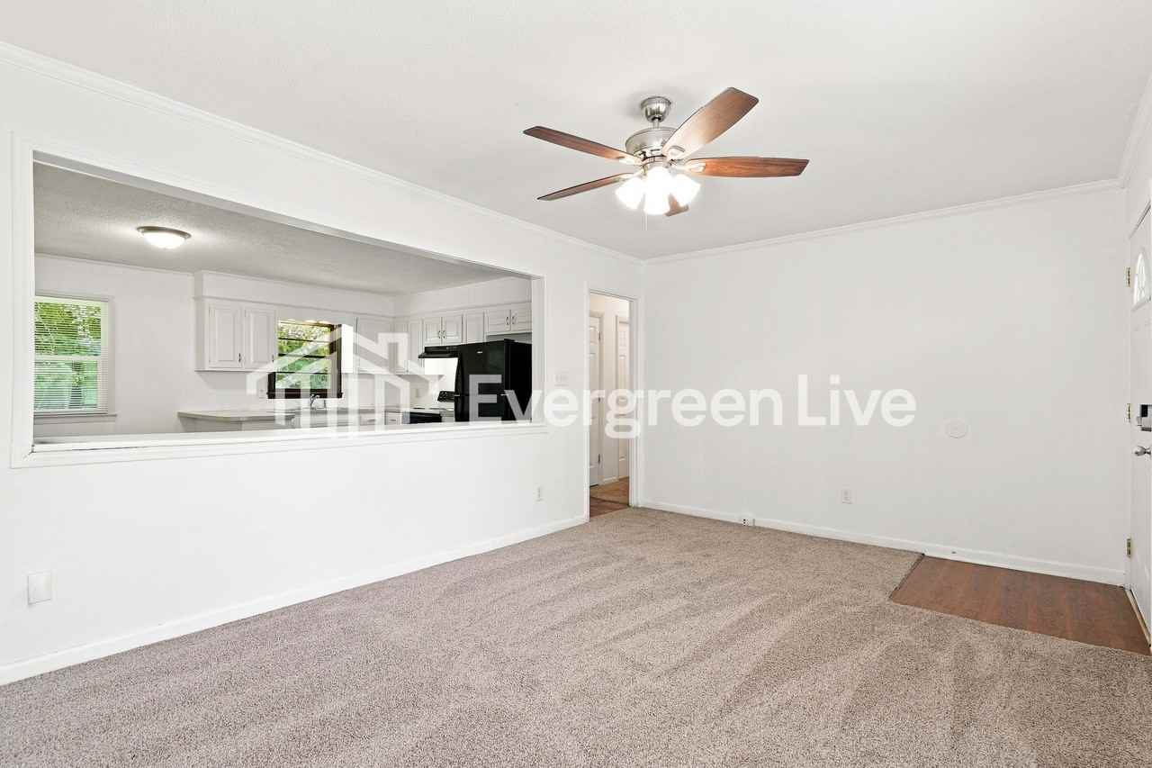 2836 Oak Ridge Ct - Photo 2 of 10