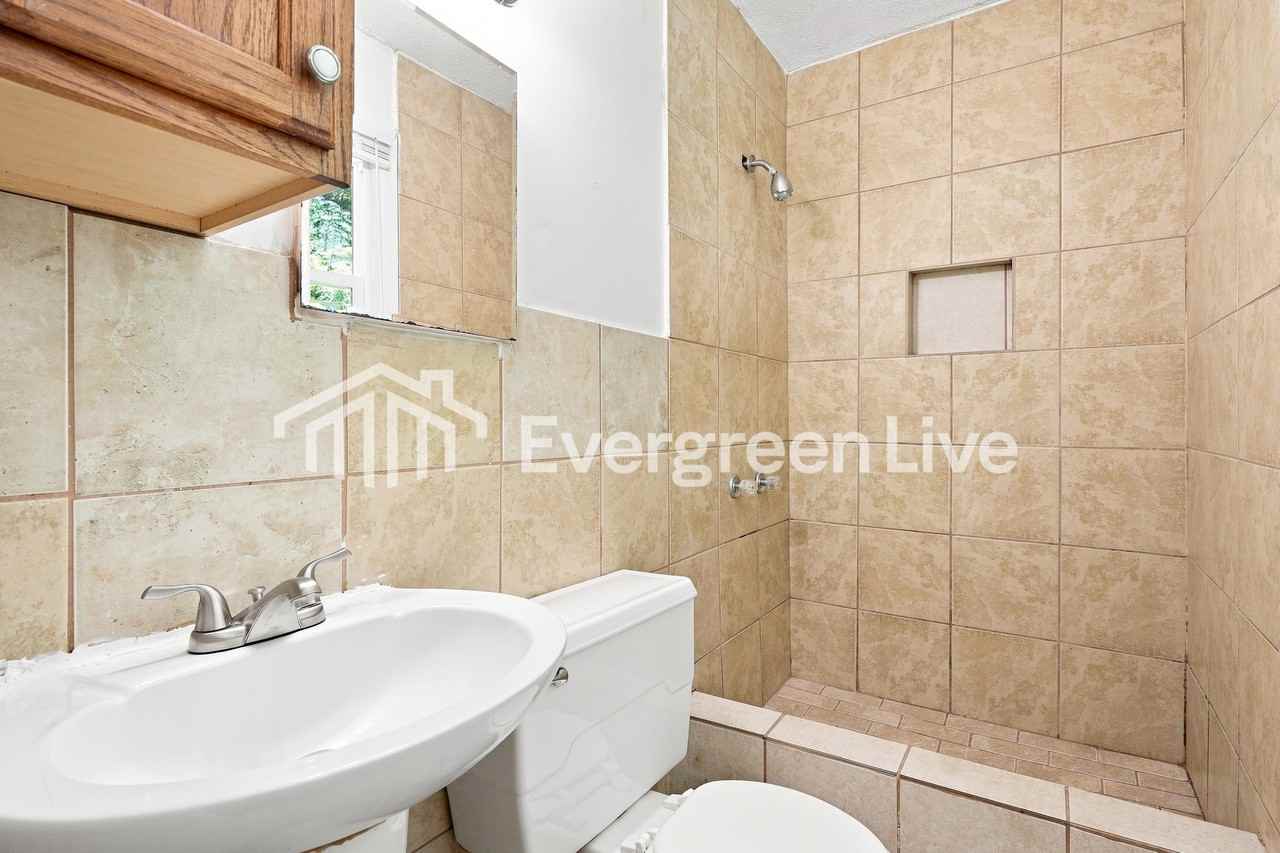 2836 Oak Ridge Ct - Photo 5 of 10