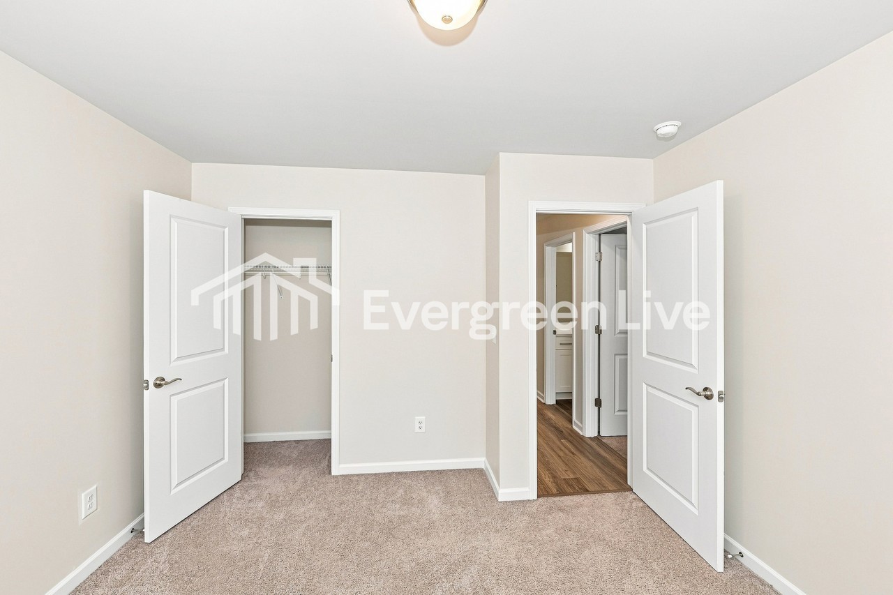 7627 Waypond Ct - Photo 6 of 16