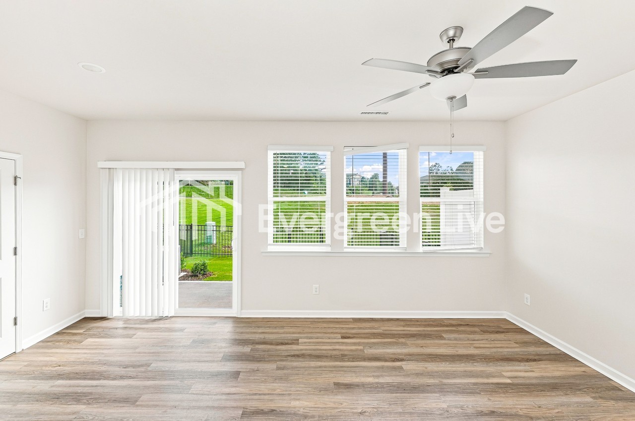 7627 Waypond Ct - Photo 3 of 16