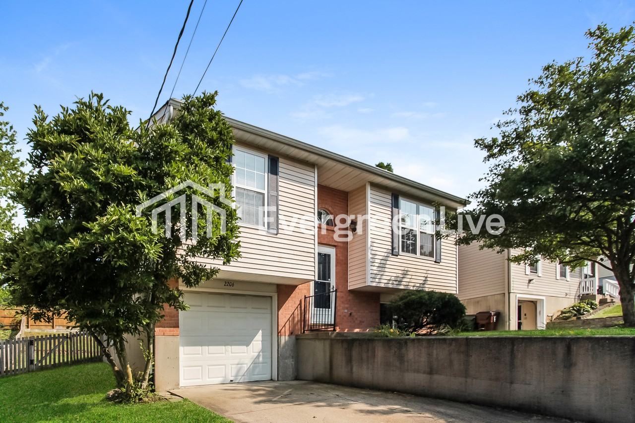 2206 Janes Ln - Photo 2 of 15