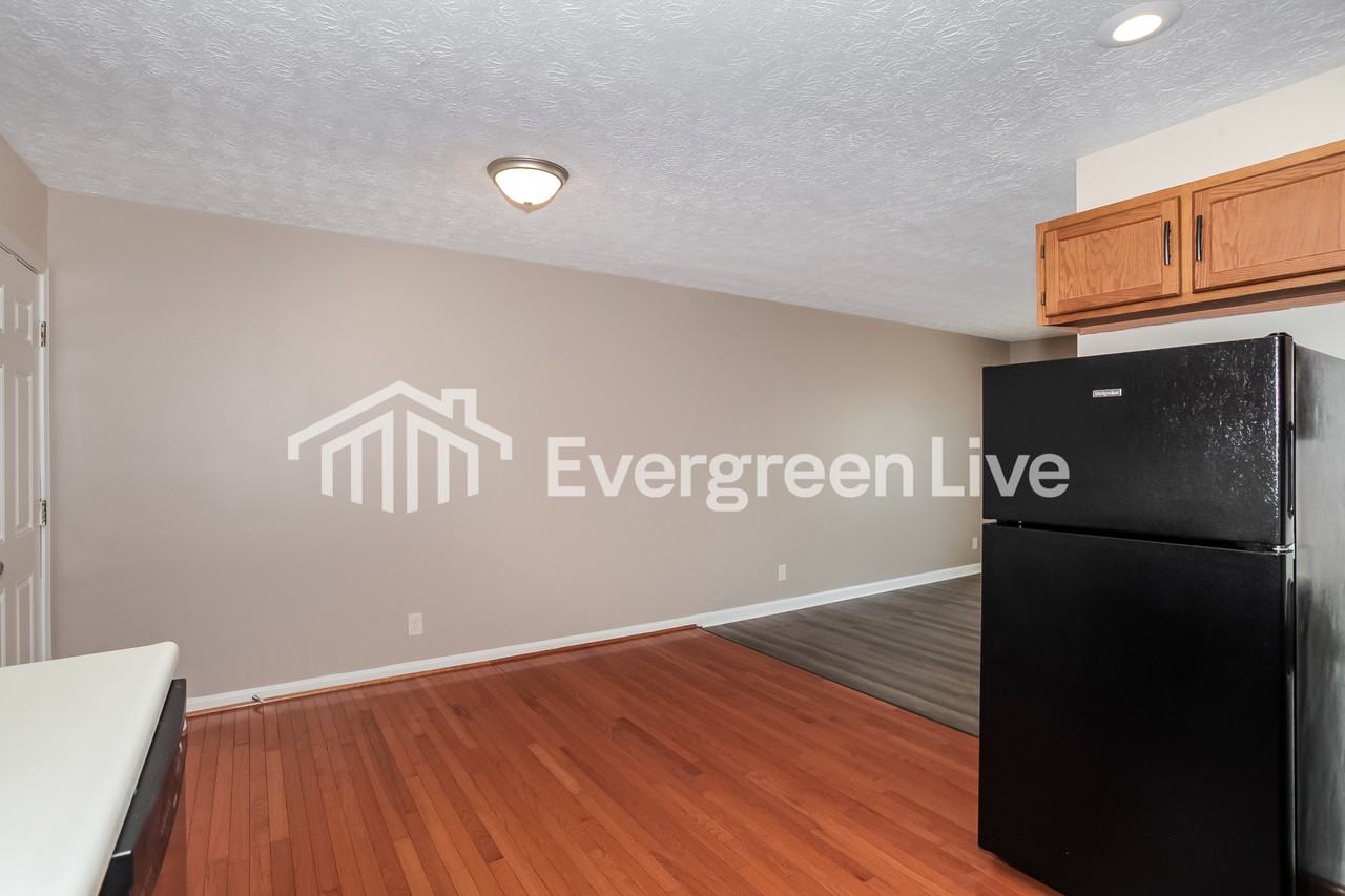 2206 Janes Ln - Photo 5 of 15