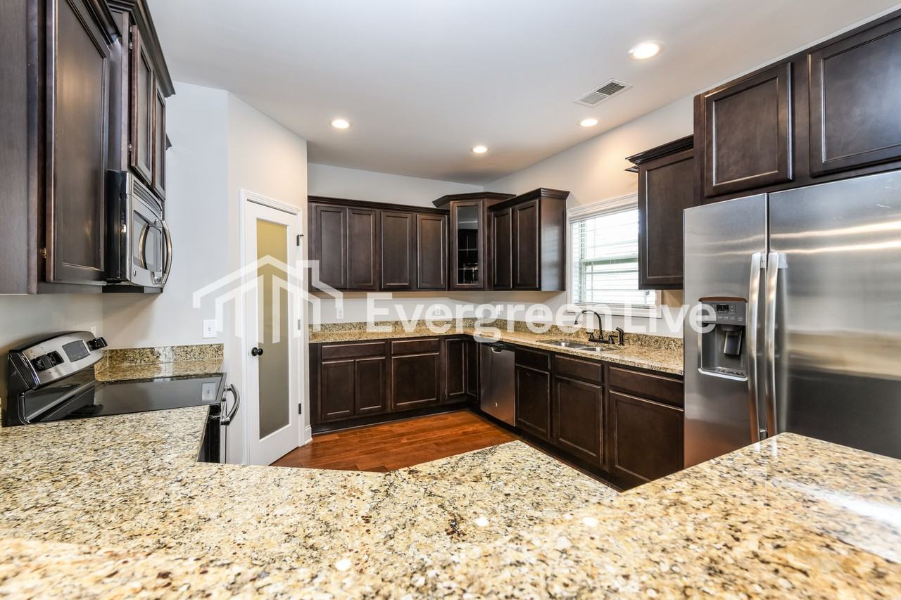 181 Eldon Dr - Photo 5 of 15
