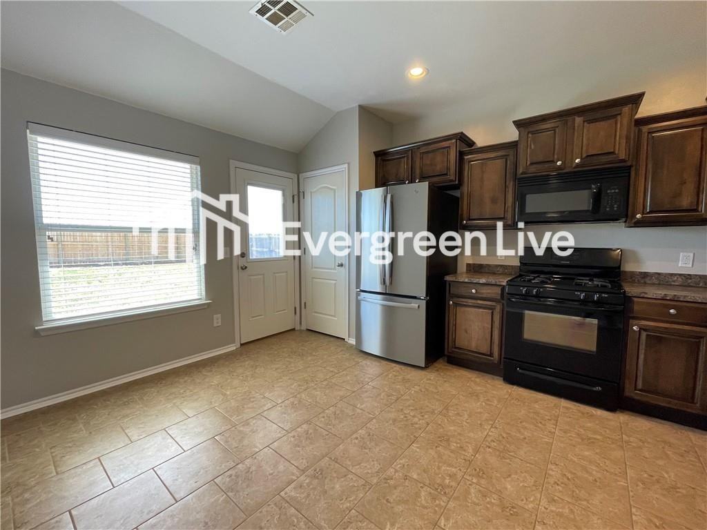 3312 Se 96th St - Photo 4 of 9