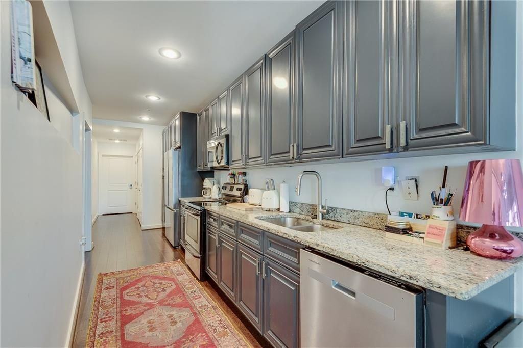 890 Memorial Dr Se ##310 - Photo 7 of 20