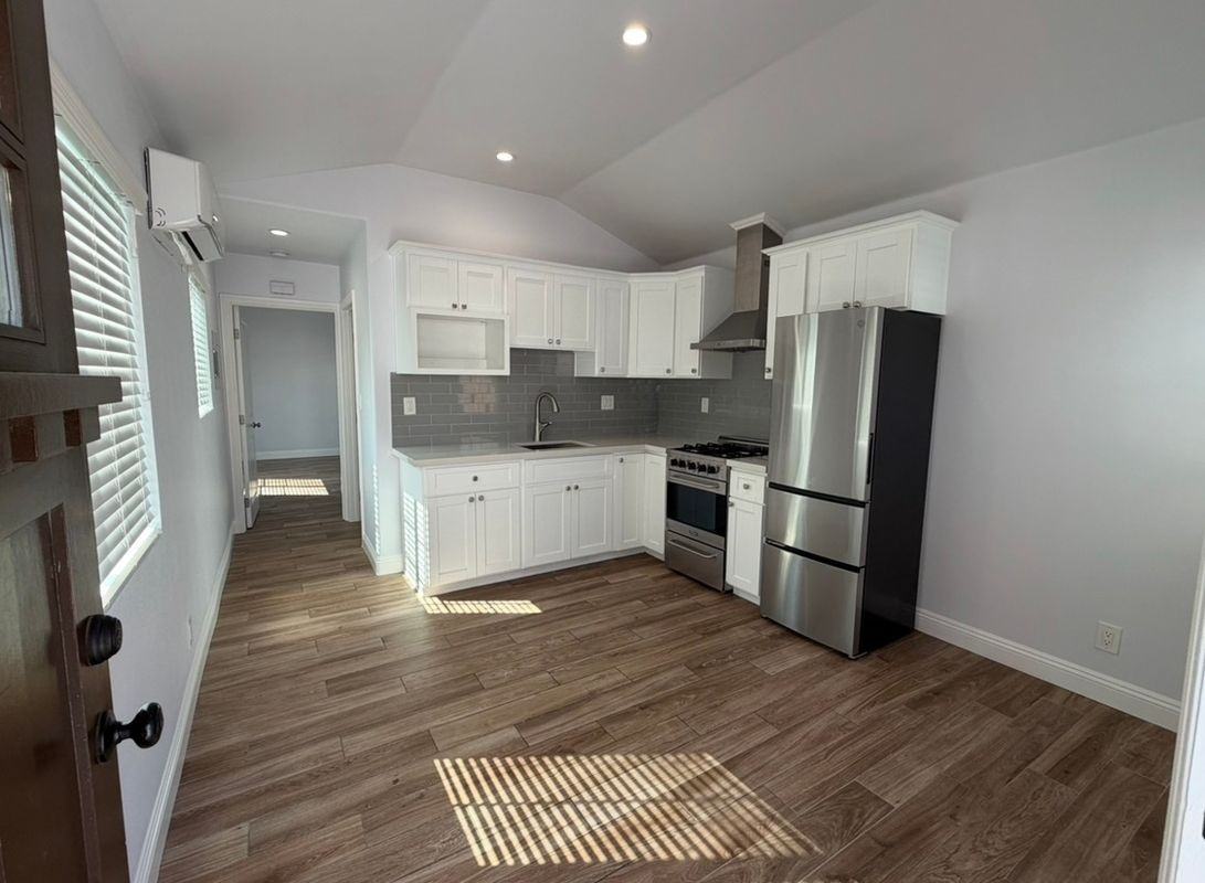 6116 Strickland Ave - Photo 3 of 11