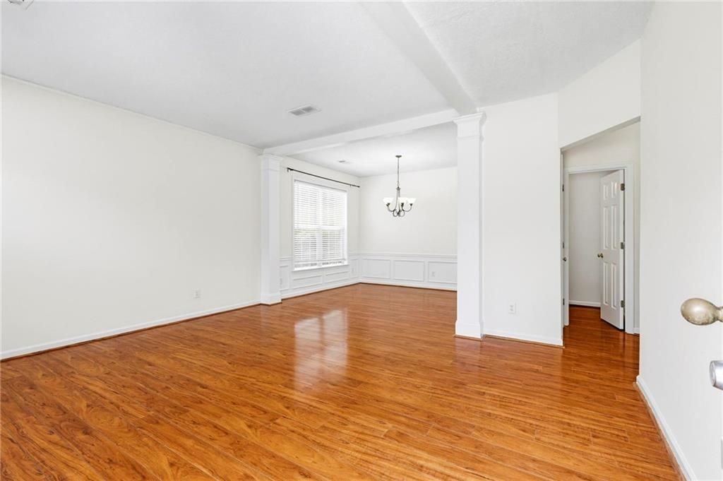 490 Chippenham Ct - Photo 6 of 39
