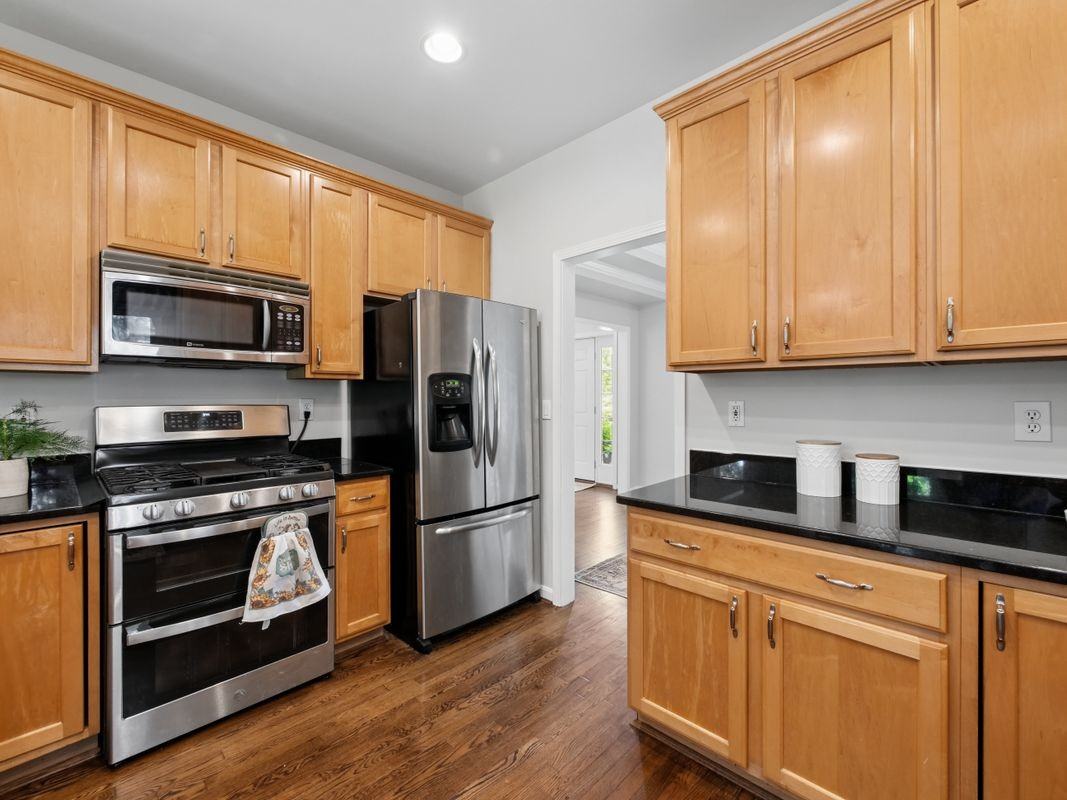 7879 Yellowwood Dr - Photo 5 of 14