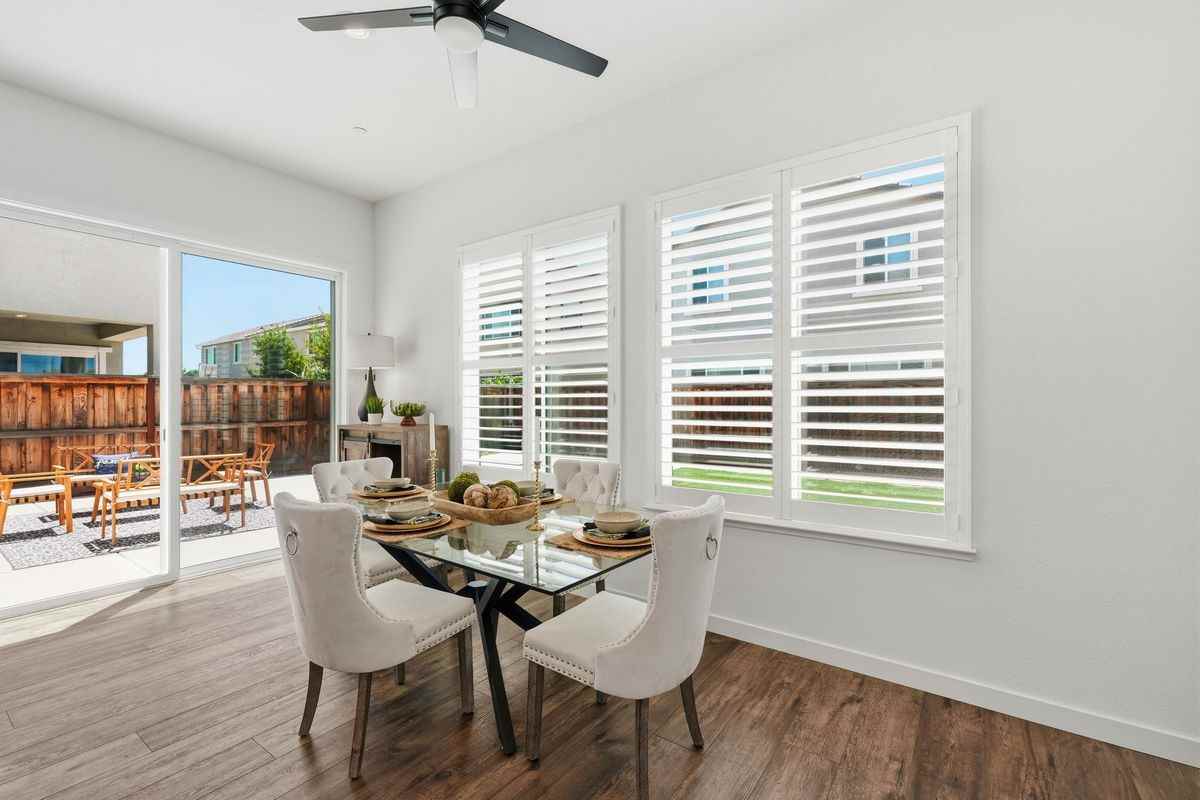 1550 Plumas Dr - Photo 4 of 35