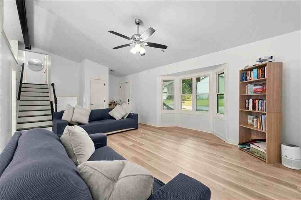 6338 Stablewood Way - Photo 3 of 24