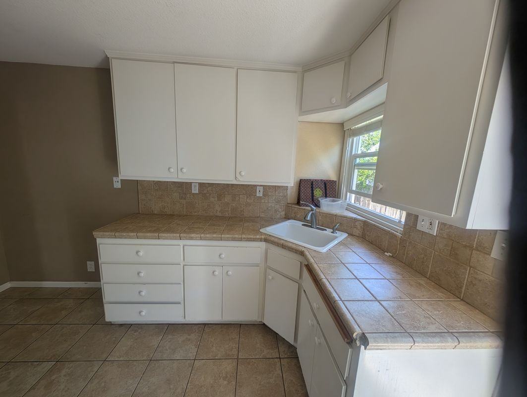 2830 14th Ave - Photo 4 of 19