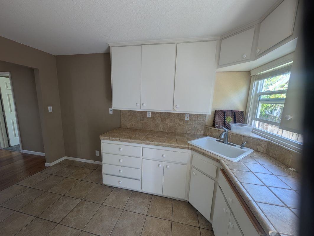 2830 14th Ave - Photo 5 of 19