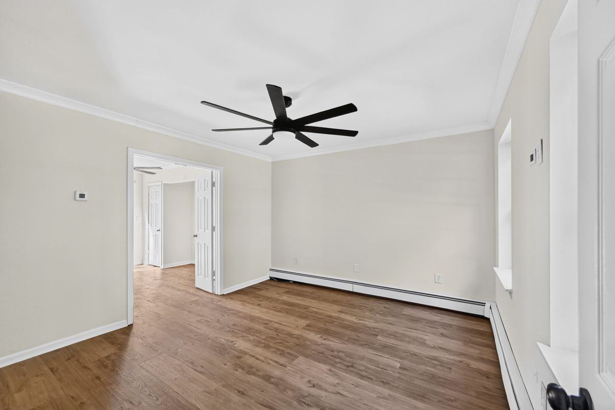 189 Kneen St - Photo 3 of 6