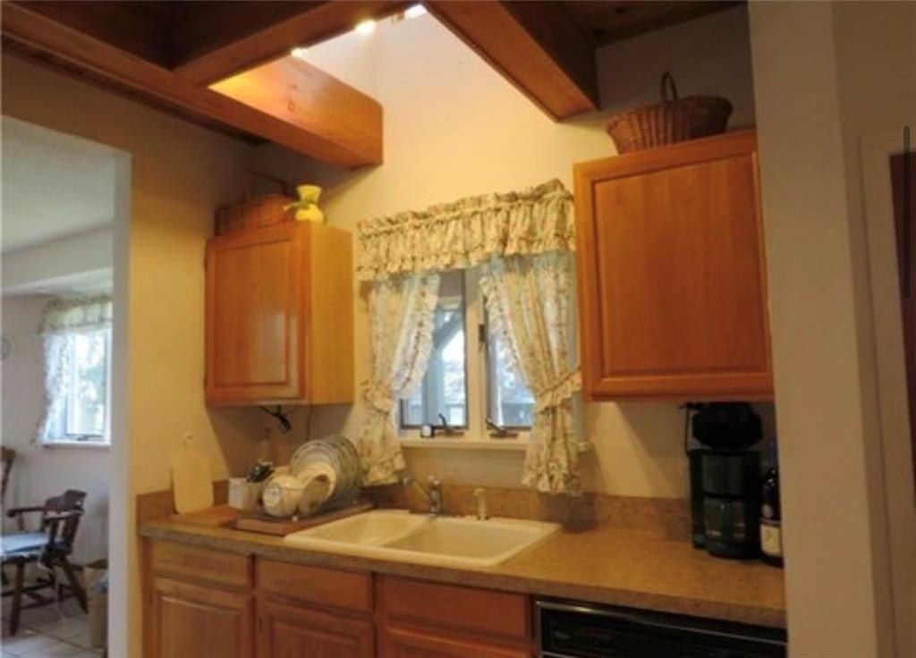 48 Bellevue Ave - Photo 4 of 24