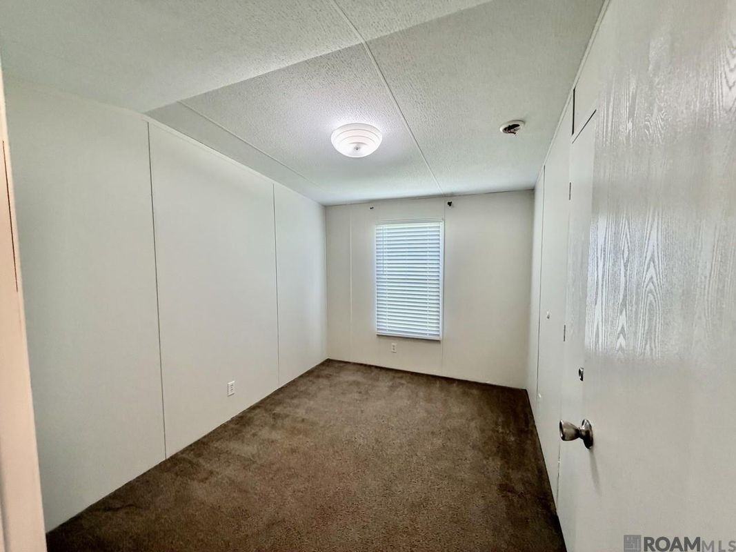44126 Loop Rd - Photo 5 of 14