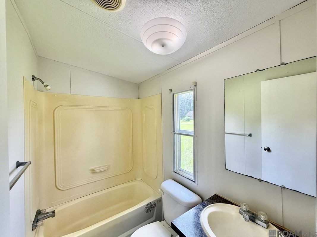 44126 Loop Rd - Photo 7 of 14