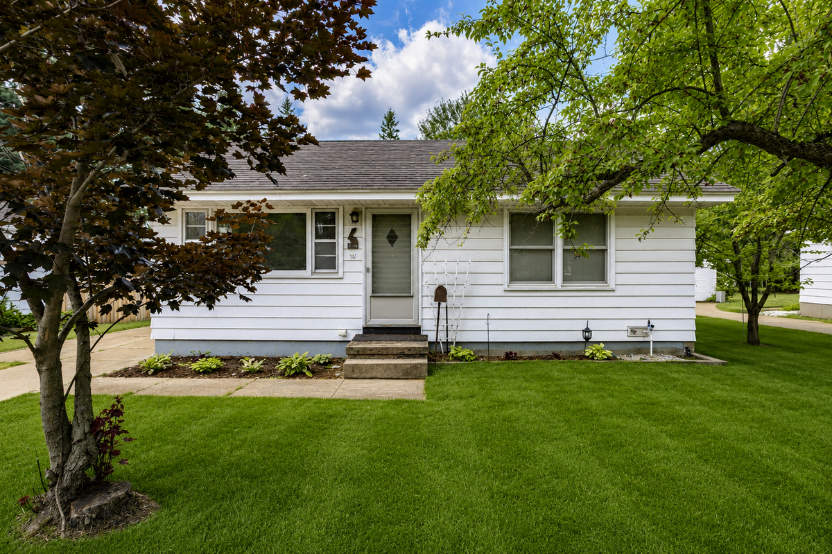 1710 Burek Ave - Photo 2 of 23