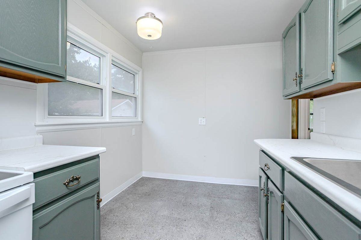 1710 Burek Ave - Photo 6 of 23