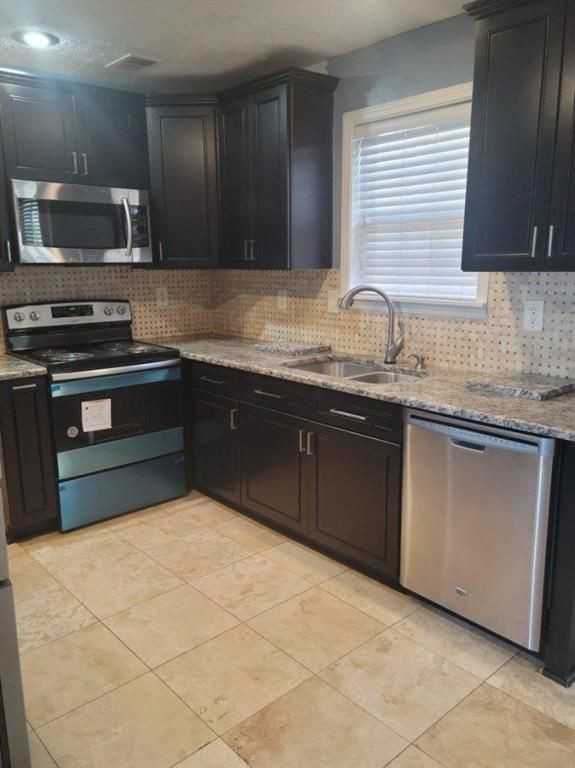 2777 Green Estates Dr - Photo 6 of 22
