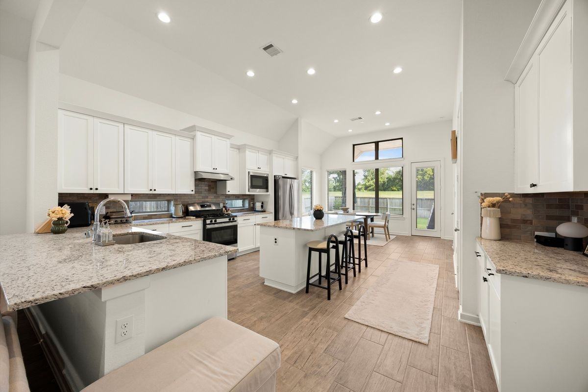 10722 Hidden Rock Dr - Photo 3 of 7