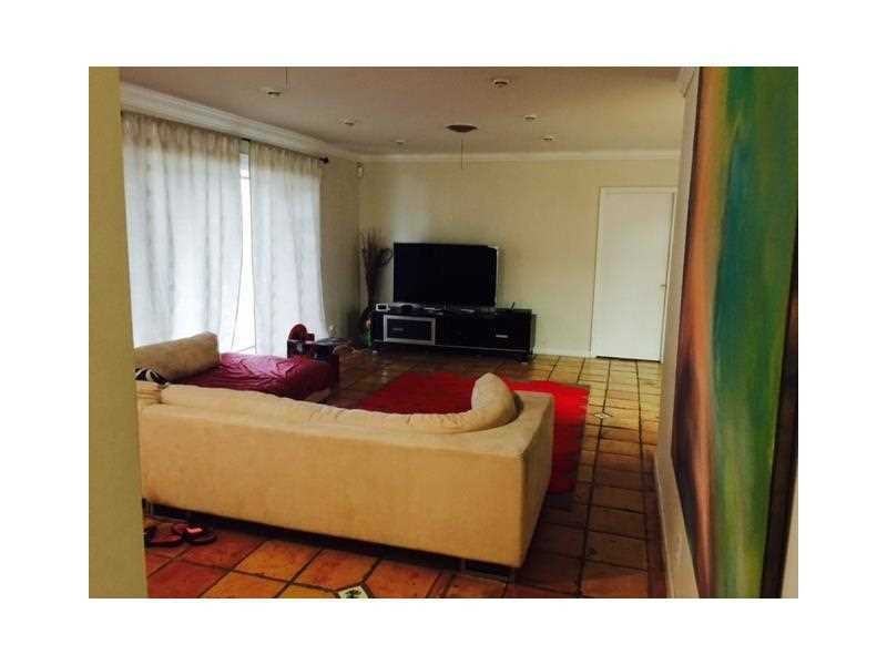 2350 NE 192 St - Photo 2 of 8