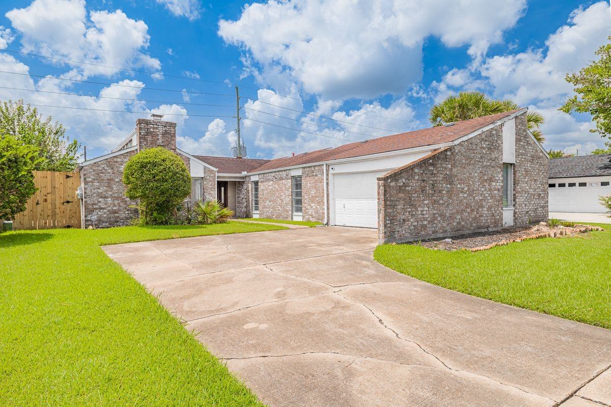 13911 Locke Ln