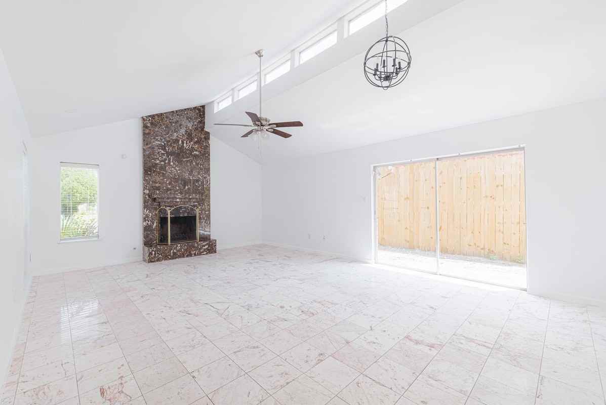13911 Locke Ln - Photo 2 of 12
