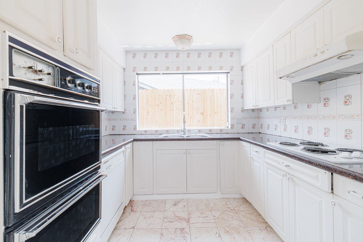 13911 Locke Ln - Photo 4 of 12