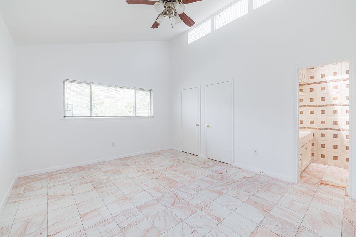13911 Locke Ln - Photo 6 of 12