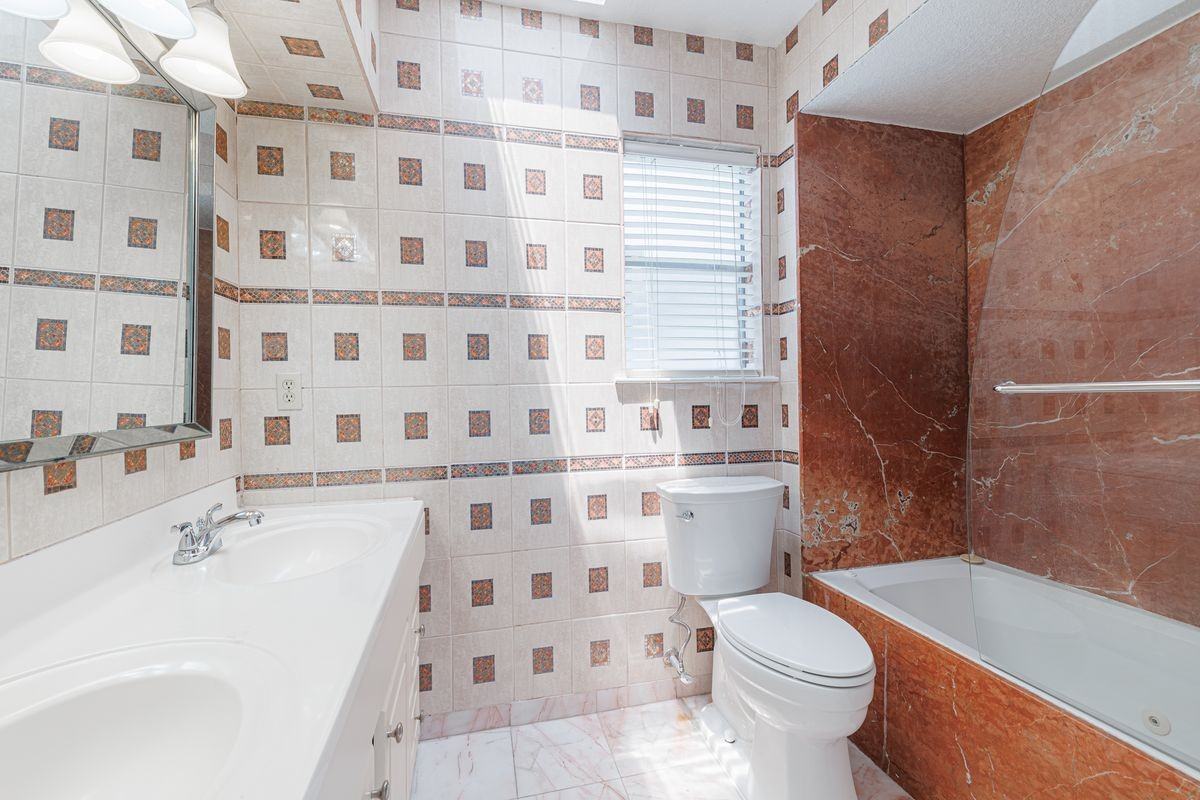 13911 Locke Ln - Photo 7 of 12