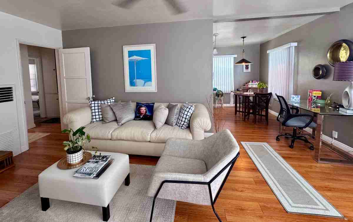 2177 W 27th St - Photo 3 of 15