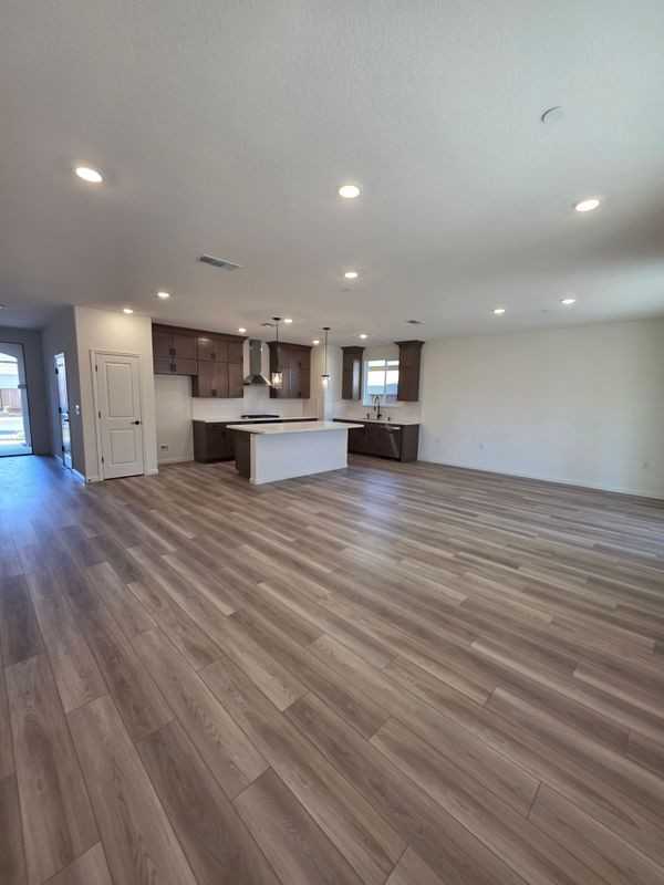 2508 Oleander Dr - Photo 4 of 18