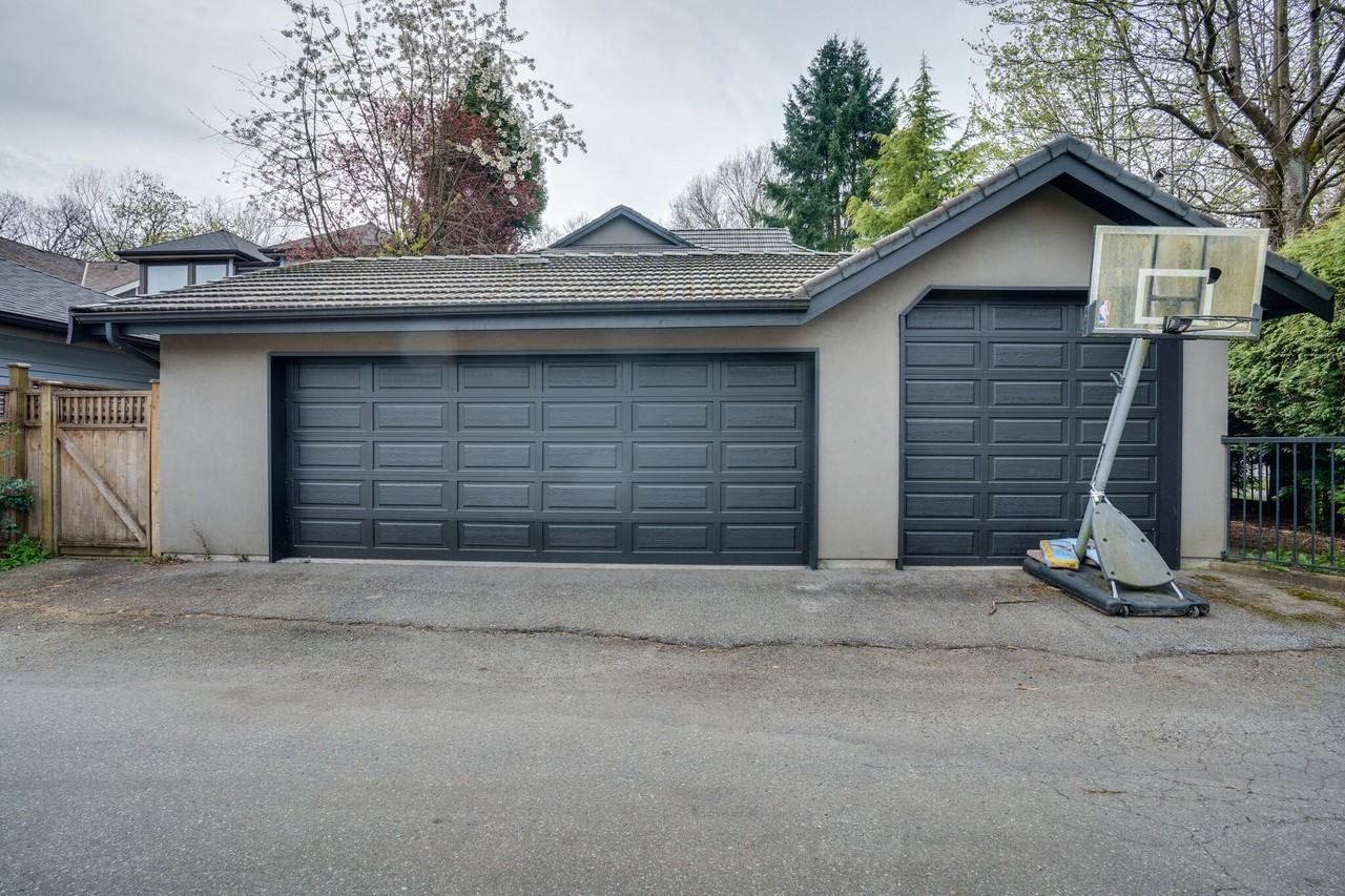 5190 Pine Crescent - Photo 4 of 20