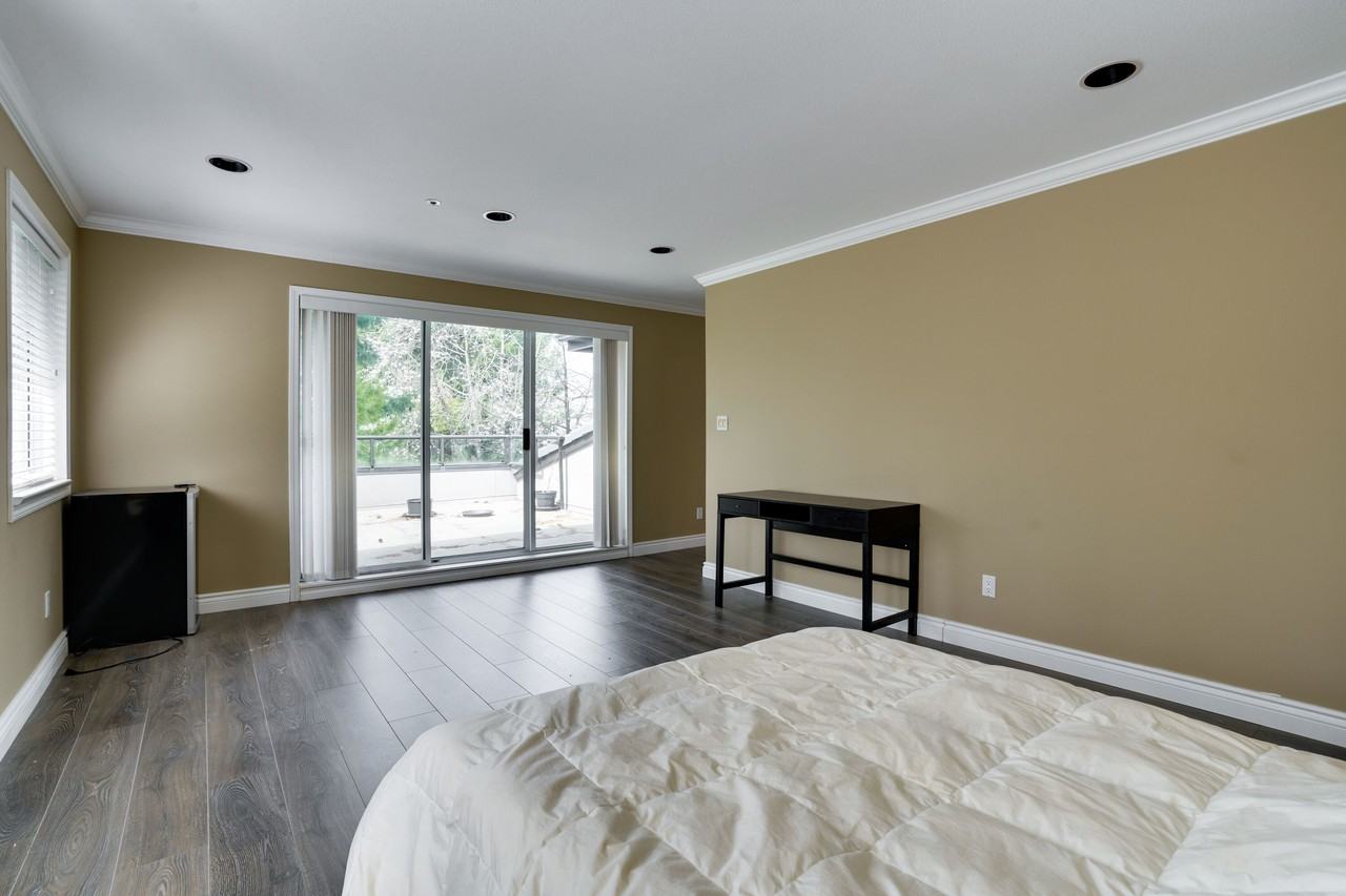 5190 Pine Crescent - Photo 5 of 20