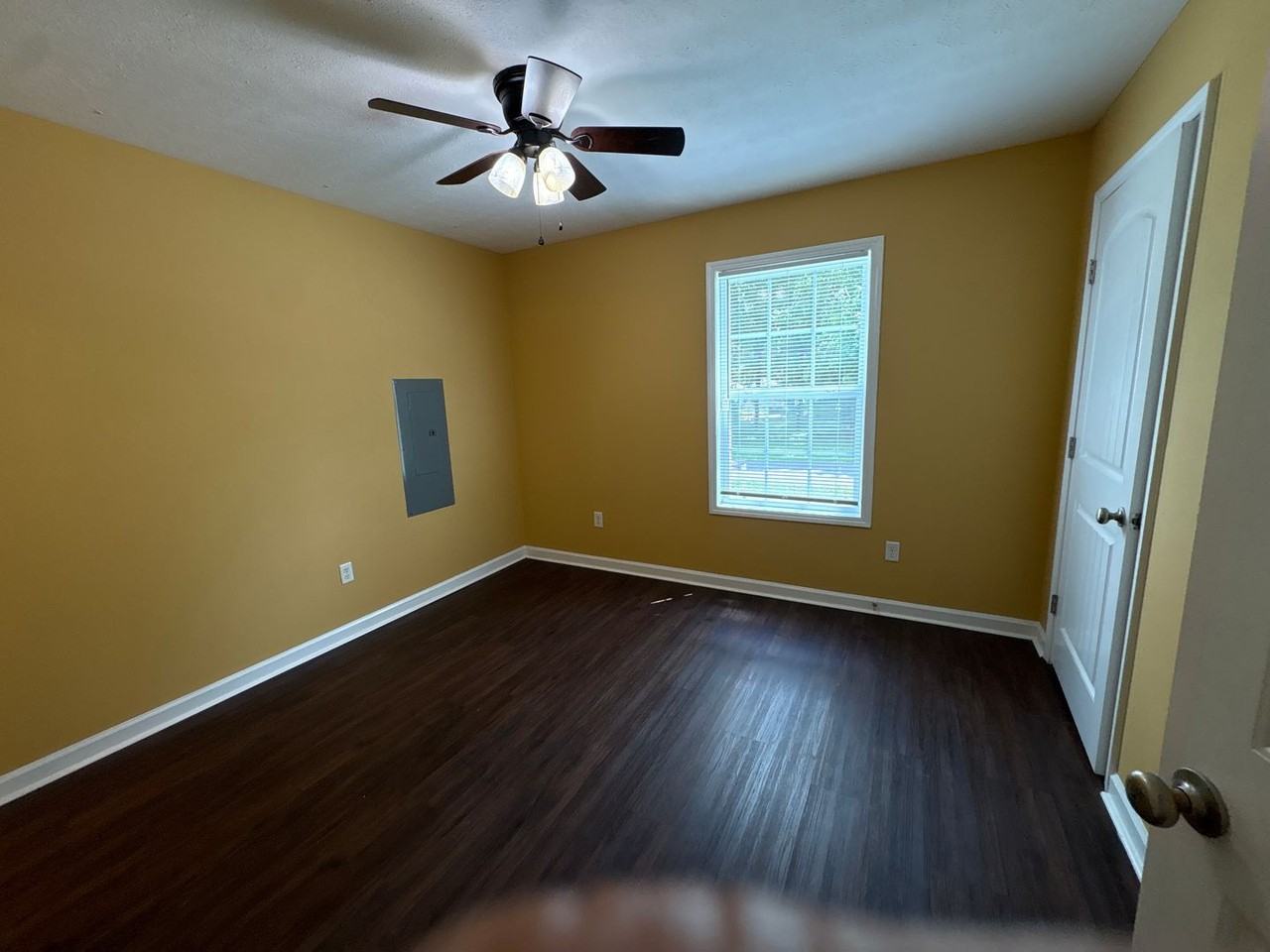 504 Wheeler St - Photo 5 of 21
