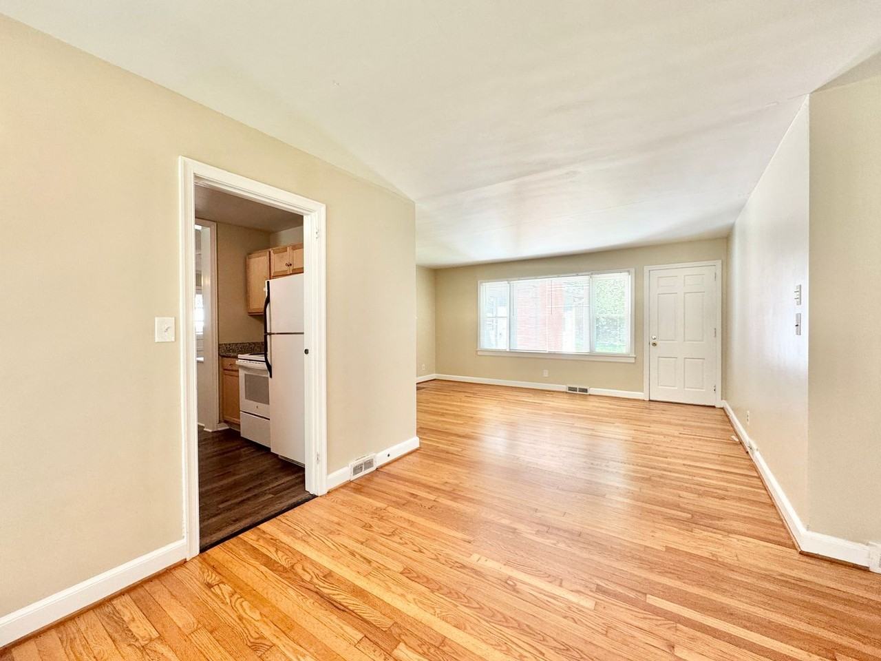 3808 Parkwood Dr - Photo 4 of 18