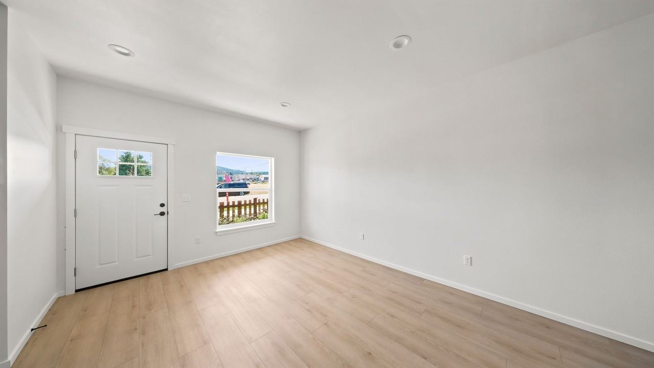 2709 Q Ave - Photo 5 of 14